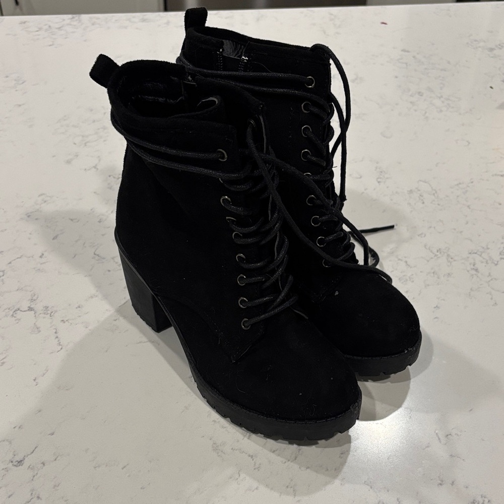 Women’s size 7 Black Lace-Up Boots